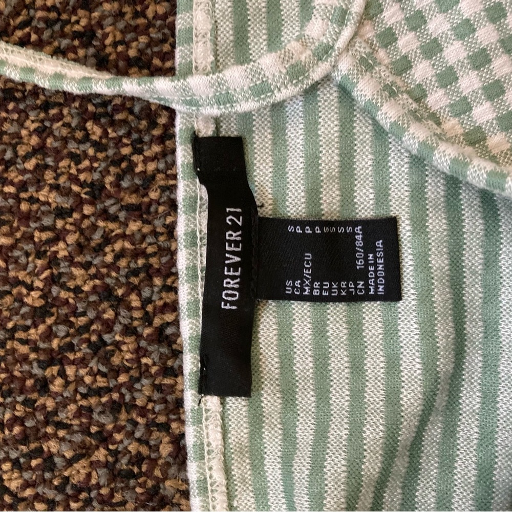 Checkered Crop top - Picture 3 of 3